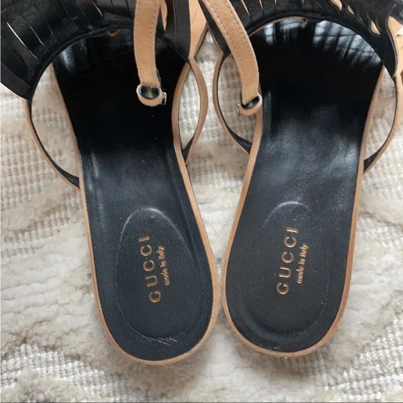 GUCCI Becky Suede Fringe Thong Sandals in Tan Color